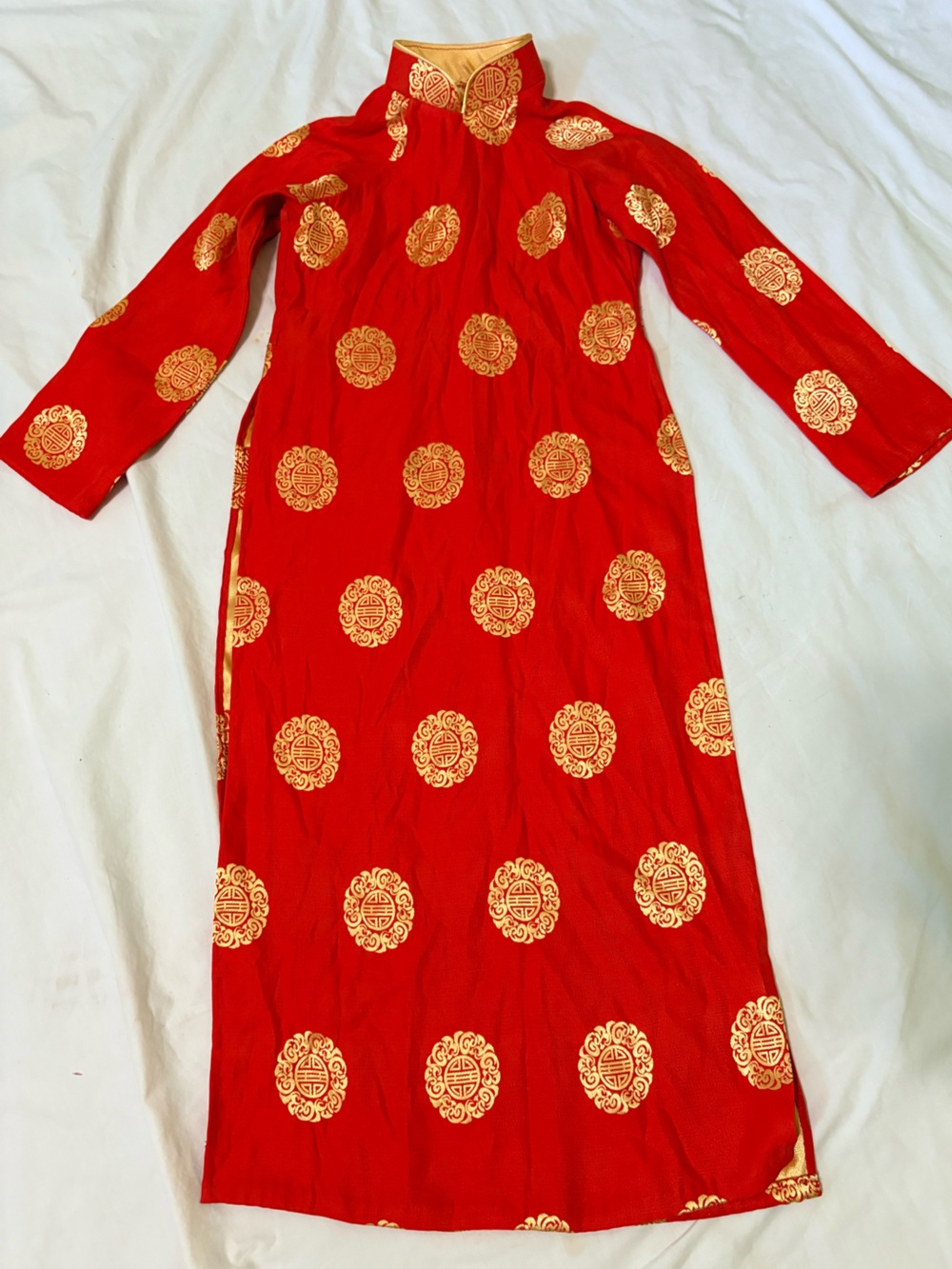 Vietnamese tradition dress Ao Dai medallion patterns, girl dress